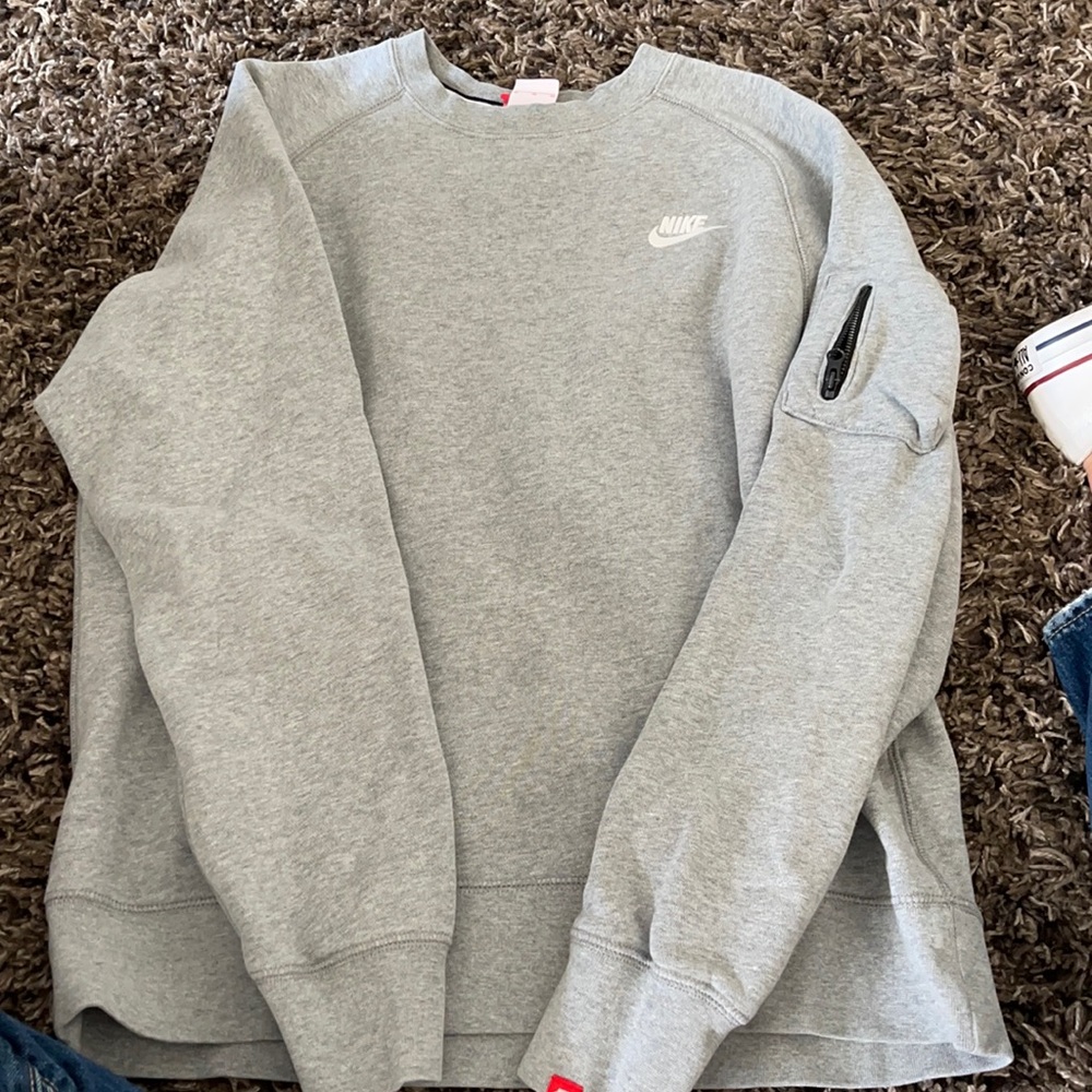 Men’s Nike sweatshirt